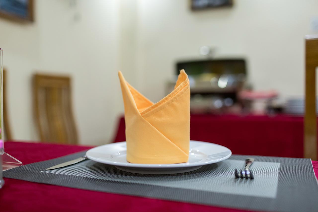 Cat Ba Orchid Hotel カットバ島 エクステリア 写真